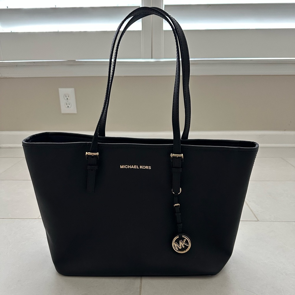 Michael Kors Black Large Jet Set Soffiano Leather Zip Top Tote - Picture 1 of 13